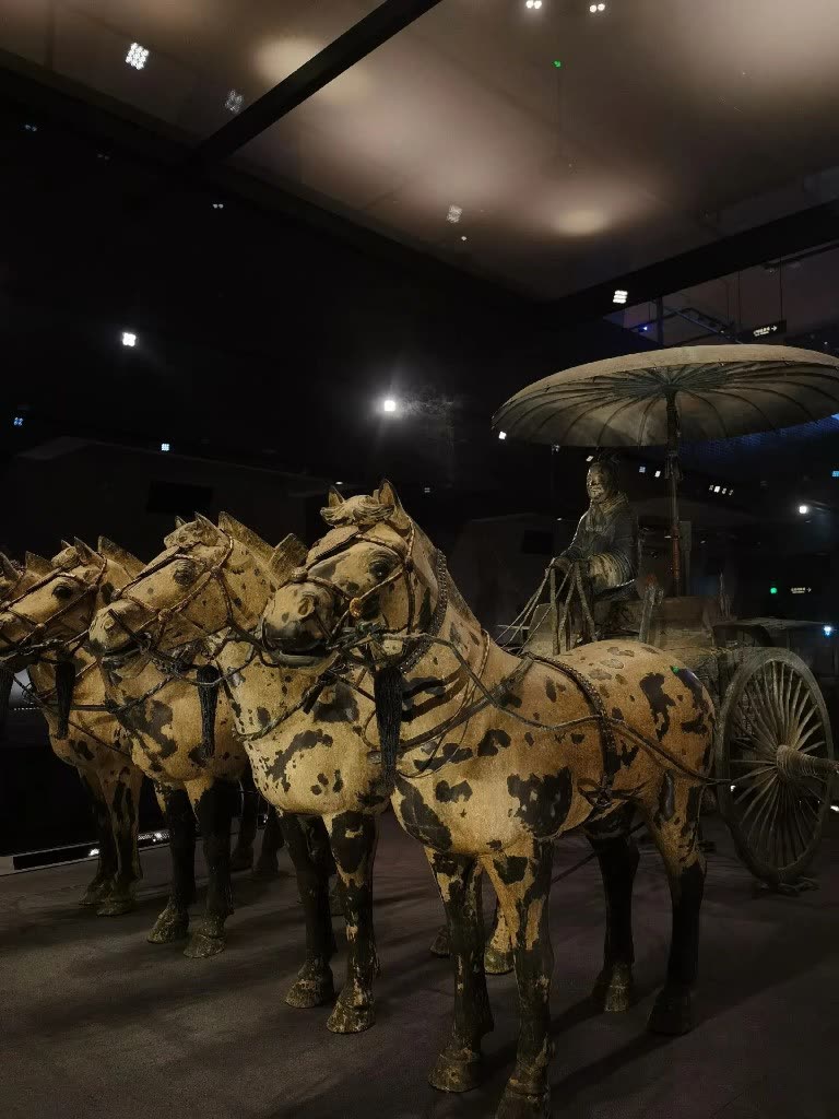 Bronze chariot & horses