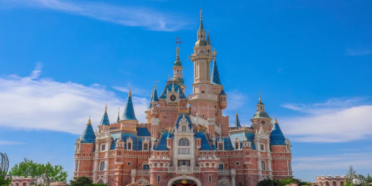 Hong Kong Disneyland Day Tour