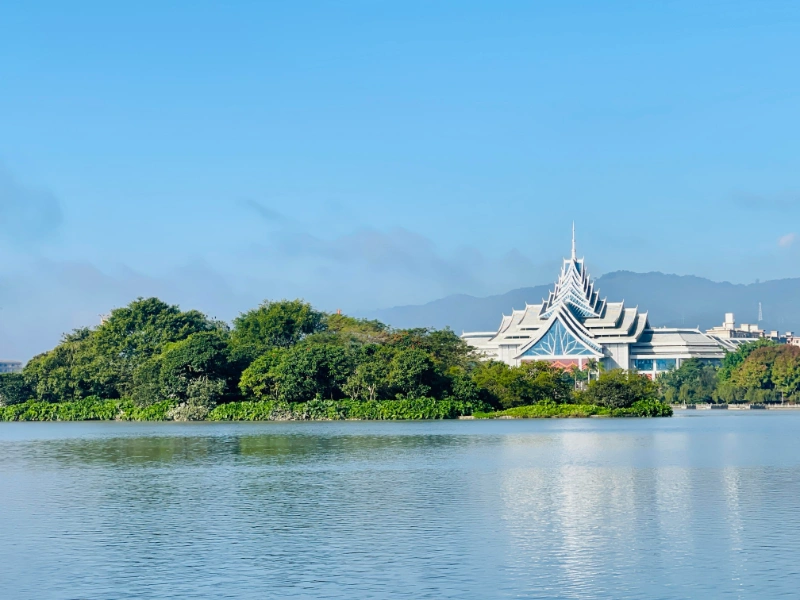 6-Day West Yunnan Discovery: Kunming, Mangshi, Ruili & Tengchong Highlights