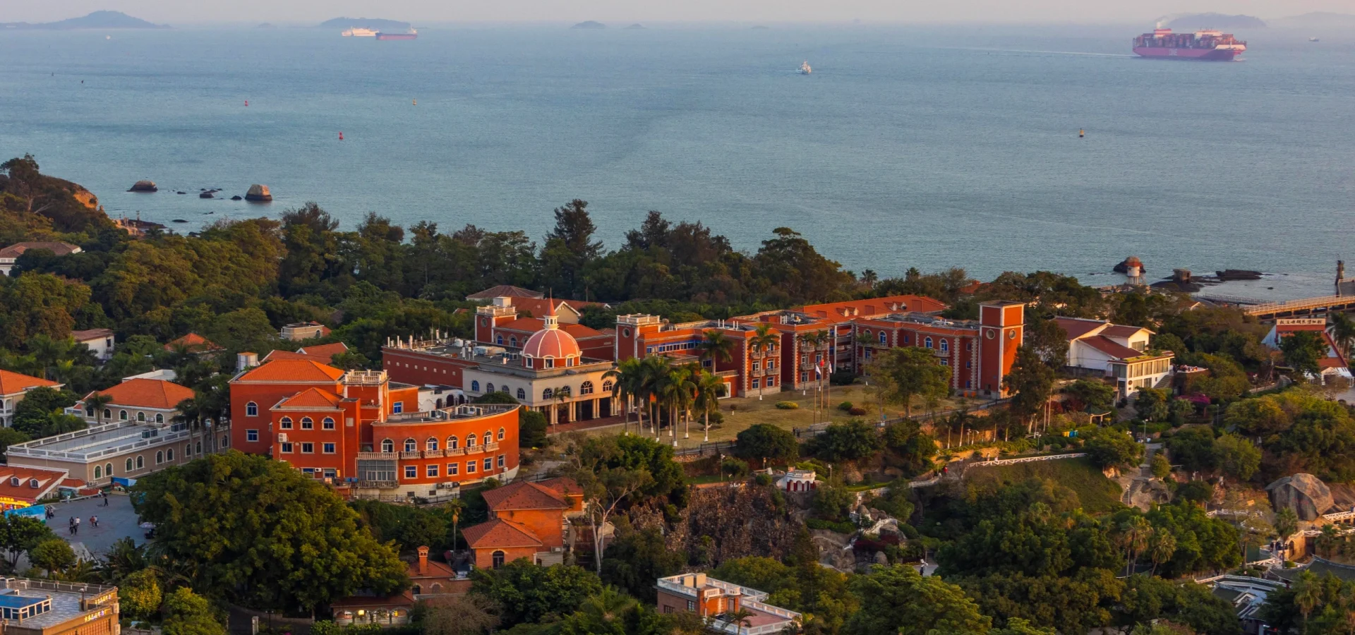 4-Day Quanzhou Highlights & Ancient Cultural Heritage Tour Package