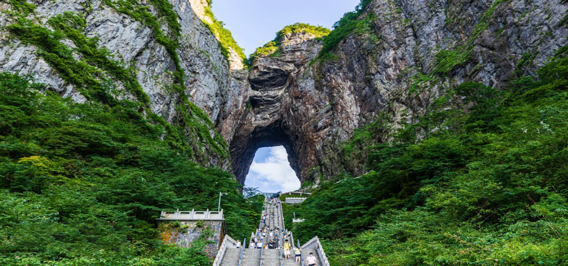 5-Day Zhangjiajie Private Luxury Tour: Beyond the Avatar Mountains