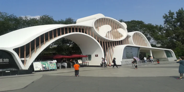 Chengdu, Jiuzhaigou & Chongqing 5-Day Tour