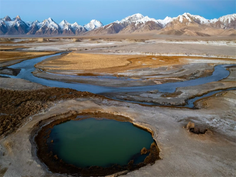 8-Day Southern Xinjiang Culture & Pamir Plateau Light Trekking Tour