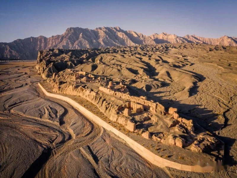 8-Day Southern Xinjiang Culture & Pamir Plateau Light Trekking Tour