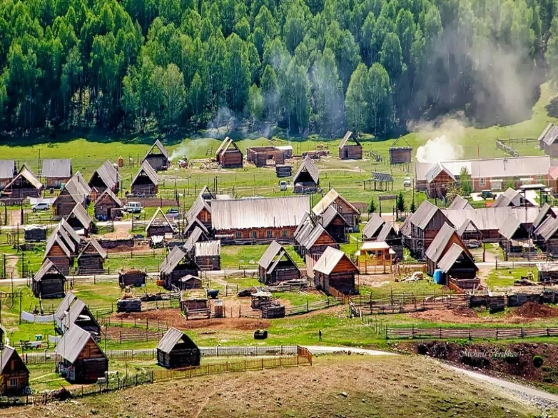 11-Day Grand Northern Xinjiang Light Trekking Tour: Altay & Yili Highlights