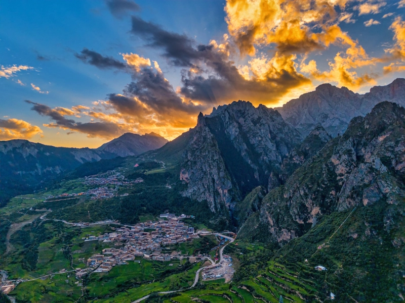 6-Day Gannan Secret Hiking & Cultural Immersion Tour