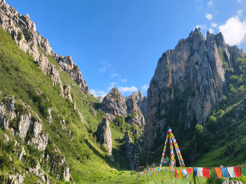 6-Day Gannan Secret Hiking & Cultural Immersion Tour