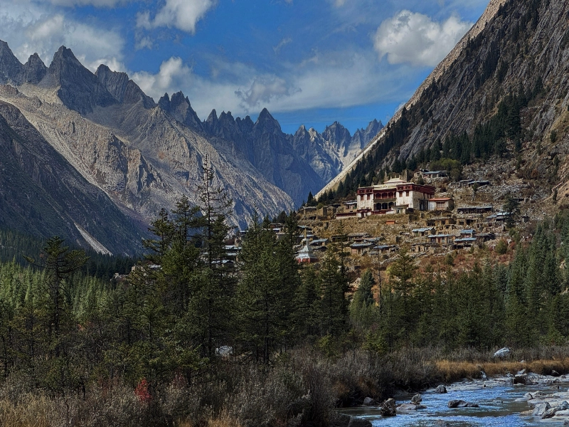 Hidden Shangri-La: 7-Day Mount Genie & Southern Route Light Hiking Tour